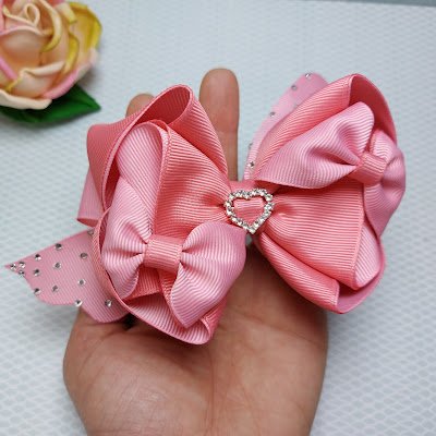 lacosNalvaAssis's profile picture. Gosto de todo tipo de artesanato,neste momento estou me dedicando ao biscuit e principalmente os laços de cabelo...