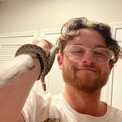 doritoshaped2's profile picture. Twitter said rip to my other acct