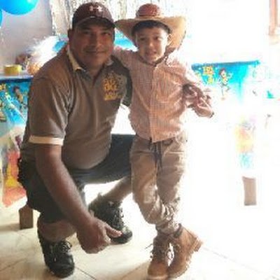 Responsable proactivo enamorado de las mujeres padre amigo compañero colaborador dinámico serio alegre rumbero deportista hogareño