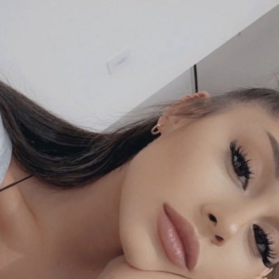 — tweeting ariana lyrics every day