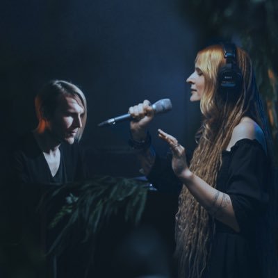 Chamber progressive rock duo from Russia, based in the UK. Mixing prog with classical music and writing songs about death. @marjanasemkina & @glebkolyadin