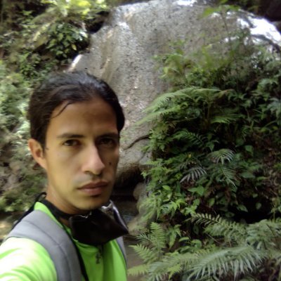 Biólogo/Venezuelan Biologist. Ciclista urbano y senderista. Fanático del Fútbol, UFC y la F1