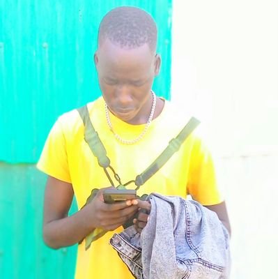 lony_longor's profile picture. Wow love person who have ugly