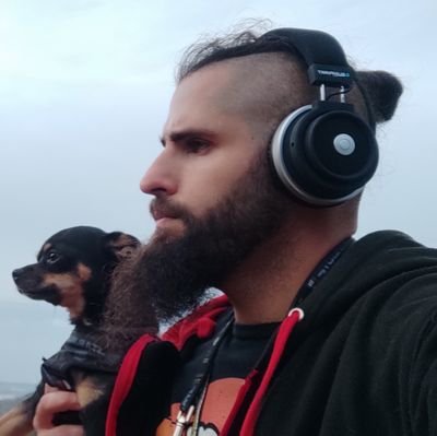 Txarnego del Baix Llobregat, antifeixista, culé, tattooist, viatger i conspiranoic