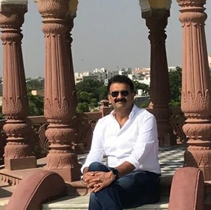 Praveen16097120's profile picture. Well Informed