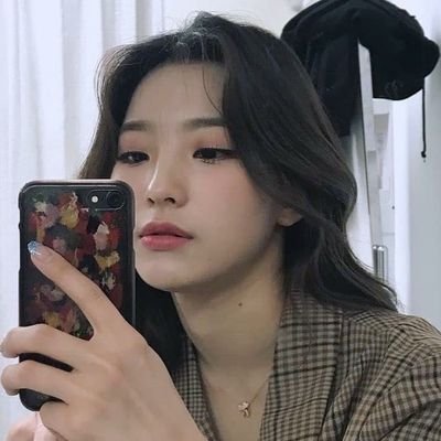 ♯ 1 9 9 7 say hi to flover's dearest Captain who will guide you into Fromis_9 land, Lee Saerom!☆