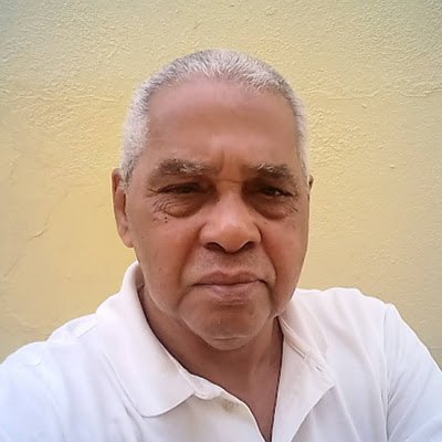 Podemos ter pensamentos e idéias diferentes, mas o respeito a liberdade do nosso oposto seja respeitada e amizade sempre preservada.