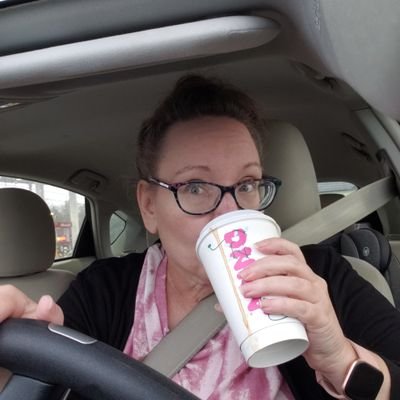 Road trip adventures fueled by caffeine. Follow my blog https://t.co/pPtICzuZvL for all the fun!