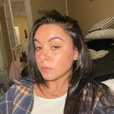 paige_ellis18's profile picture. | ♑️ |