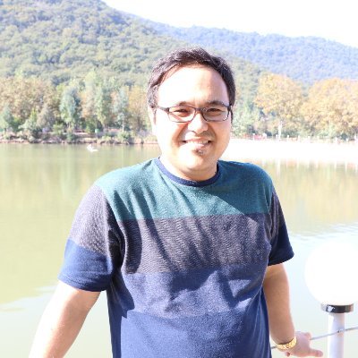 Reporter and social activist.
Image processing researcher.