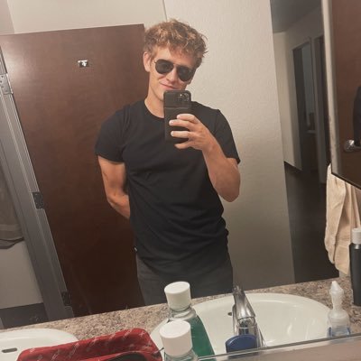 noahmcoyle's profile picture. Romans 8:18 📖 Follower of Jesus Christ! “If God is for us, who can be against us?” @threenailsclothing | Code: NOAH (10% off)