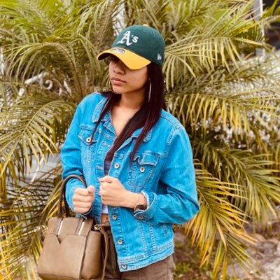 _dezzym's profile picture. ♑️