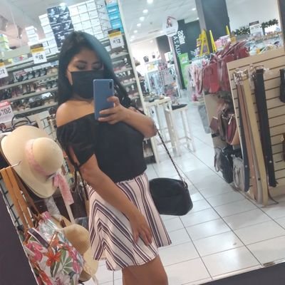 ReinaLp45890165's profile picture. 