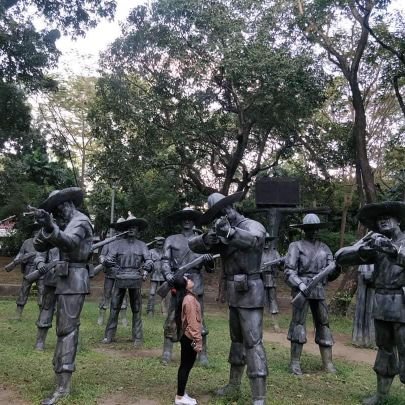 cruzalondra14's profile picture. Be a good HUMAN.