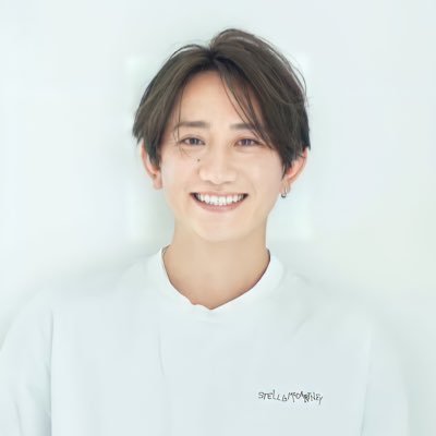 Violet代表取締役。東京青山、横浜駅、名古屋栄に美容室3店舗展開 美容室経営/美容師/雑誌撮影/セミナー講師/ヘアメイク/ボランティア/商品開発ㅤ 【予約、お仕事依頼、詳細プロフィールは下記のURLよりどうぞ】