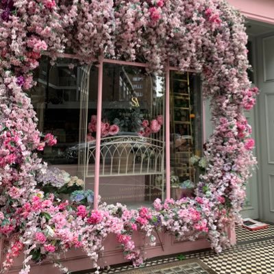 RwtXVnja330lwAV's profile picture. 平和主義