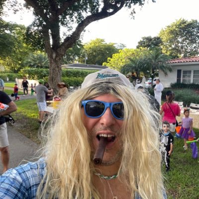 dadbodfamilyguy's profile picture. Family man