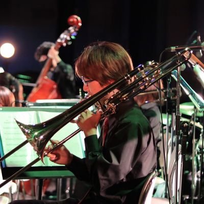 r0ckb00k's profile picture. 九国→京大薬学部/DarkとDuckin'のバストロンボーン/名前は縦読みです