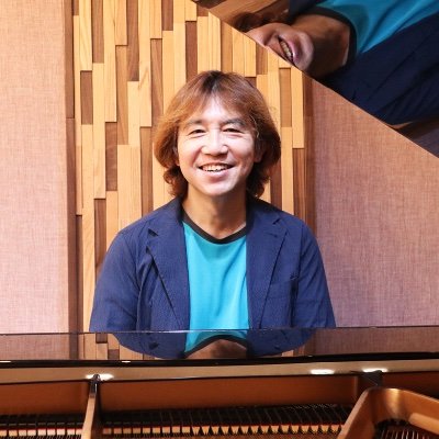 生業は作曲・編曲・ピアノ・キーボード。「実践コード・ワーク」などの音楽書を執筆。MOTO MUSIC主宰としてあらゆる音楽制作に務めています。FM川口「篠田元一のMOTO MUSIC TOWN」番組ではDJ担当