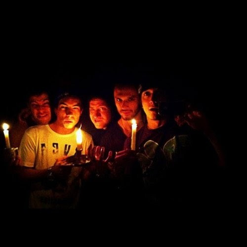 FC feito em homenagem ao @nxzerooficial. @ferrerodi @geerocha @Caco_Grandino @_filipe_fi @daniel_weksler s2
Criado dia 16/11/2010
Dona: @luulisfer_