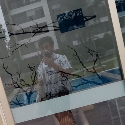 Diseasekid's profile picture. A comer mamey