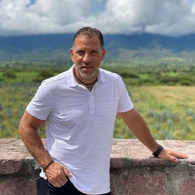⚽️Ex Futbolista profesional. https://t.co/rqMz79kWbv | https://t.co/tGKdV7r5zW | Conferencias y PR: rmacias@caskarita.com