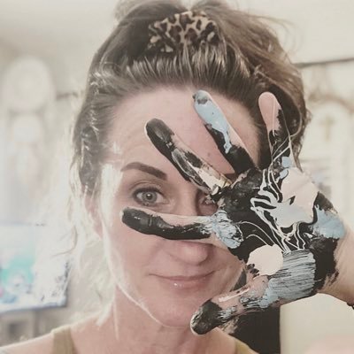 🎨Slingin Mama✨1️⃣5️⃣ Years Sober✨I Empower Women to Tap into Their Creativity Through Reclaimed 🎨 Furniture and Reclaim Your Life Back!! #furniturecoach ✨💃🌱
