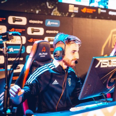 Professional CS:GO player for @r2esportsclub
Instagram : https://t.co/kaGKg06PWf
twich : https://t.co/oBKoWjBKYr
Contacto: tutehen@velox.gg