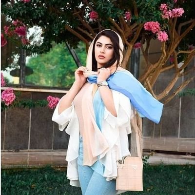 aynaz88va's profile picture. программист