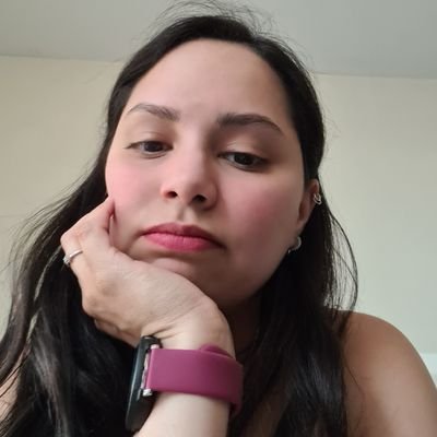 1ero Dios. Médico Cirujano UCLA. Casi misántropa. Adicción: comer, ROCK, Chemanuel y KitKat. Enemiga de la ignorancia. Alianza para una Vzla Libre de Reggaeton