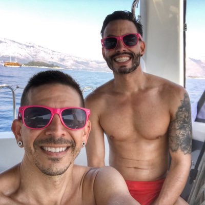 👬 Bloggers, explorers & travel addicts 🏳️‍🌈#GayTravel, events, tips & stories ✈️ Follow our adventure.🎙Podcast: @QueerTravelChat 🌎Learn more!👇🏻