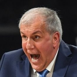 Appassionato di Milan (in pausa finché c'è Cardinale), Basket e sport soporiferi come Ciclismo, Tennis e Motorsport