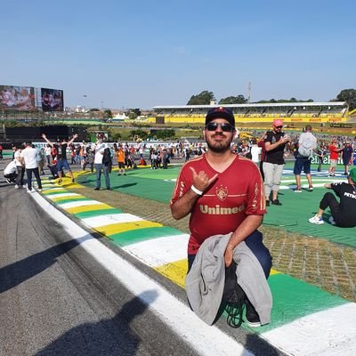 27 anos, economista, Itaboraí/RJ, tricolor e apaixonado por futebol