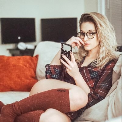 madness_marie_'s profile picture. Something ironic & witty goes here.