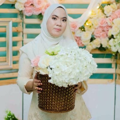 Nhanimhazimi's profile picture. @kinsandkats