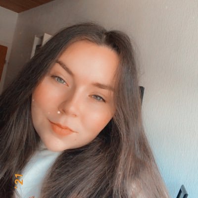 alinamarieee's profile picture. 21