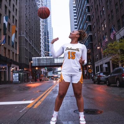 DeLaSalle ‘22                                                          @QUHawksWBB