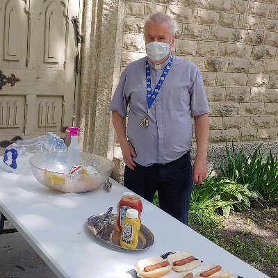 Anglican Priest formerly known as anglibubs food lover. Winnipeg, community,sports, Habs fans. Read and watch a whole lot of detective fiction. Open Mic singer.