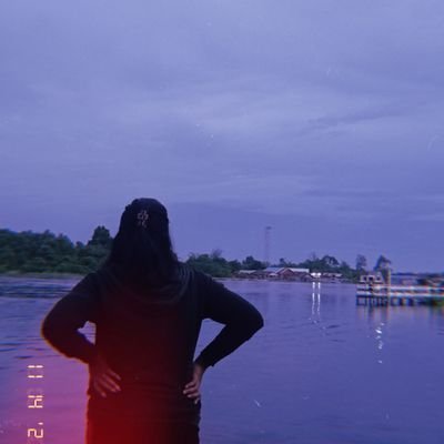 thellaaaa's profile picture. introvert