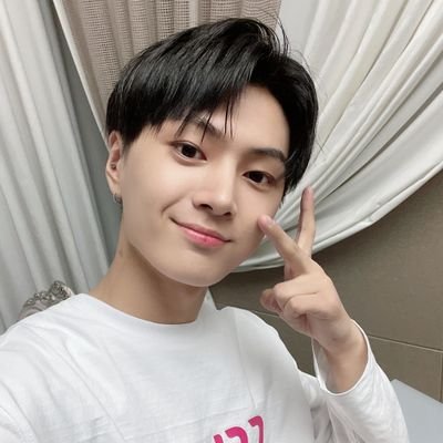 collecting Jay with sparks and OT7 selca pc | slow collector | stan acc: @griffinJjay | #OT7enhaul