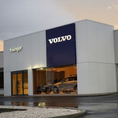 🚘 Volvo Dealership
🔧 Service Department 
⚙ Parts Department