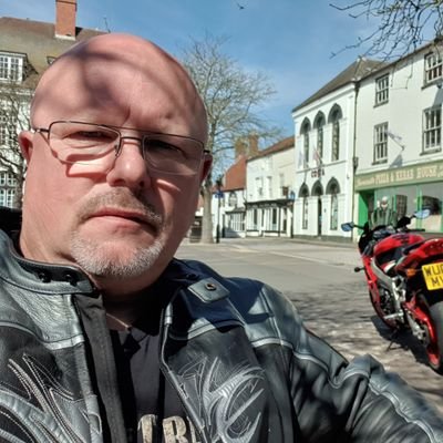 Armed Forces veteran 80/91 (R.C.T),former Corps,Hull Ionians,Mersea Island & Hannover rugby player,... Atheist ,ZX9R Pilot