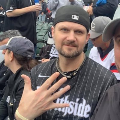 I love the White Sox and I miss my dog. I am a member of the thuggish Golden Tee Twitter Gang.