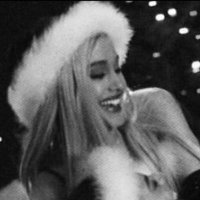 comfort for ariana stans(@comfortboca) 's Twitter Profile Photo
