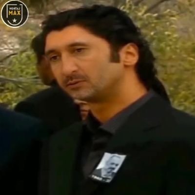 Bi denizi cok severim bir de çölü.. Cunku ikisinin de icinde oldugun kadarsindir..