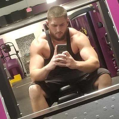 youthamism gaming. mostly stream fps games on twitch
