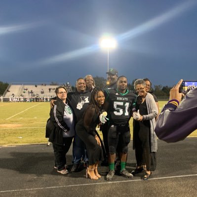 Hempstead high school, class of 2022 Olb/mlb height:5’10weight:200GPA: 3.7, phone number: 337-263-9559 https://t.co/Jg7D6mKQOE