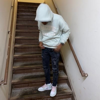 swwaggyb's profile picture. Grind until u kno longer have to introduce your self |