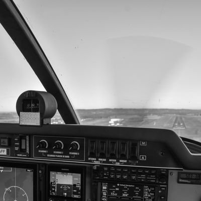 Pilote privé 🛩️  - Photographe Amateur 📸 - Aéronautique, secours, forces armées -
Passionné de voilures tournantes - 💚🤍