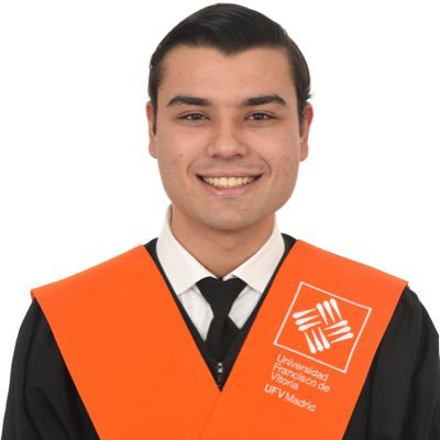Soy de Huelva, estudio en madrid (UFV). Nazareno de Huelva y Esperanza.